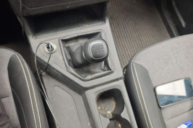 Used Wuling Hongguang PLUS 2019 1.5T Manual Standard Edition 5 Seats
