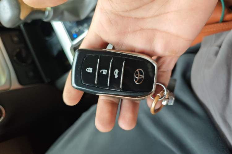 Used Toyota Prado 2019 2.7L TX-L Nine Air Systems External Mounting Sunroof – Middle East