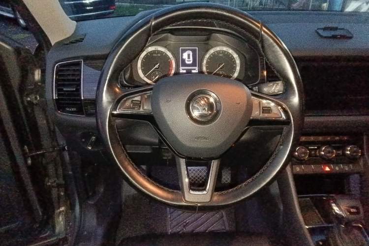 Used Skoda Kodiaq 2018 Facelifted TSI330 5-Seater Two-Wheel-Drive Luxury Enjoyment Edition
