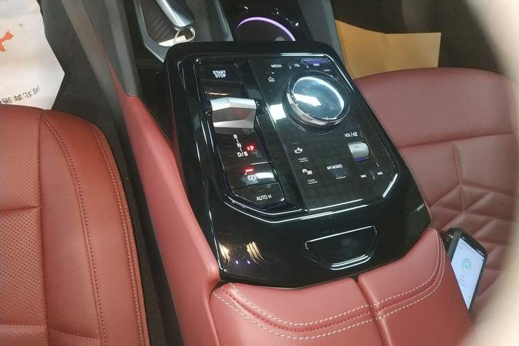 Used BMW i5 2025 eDrive 40L M Sport Package Gear Lever