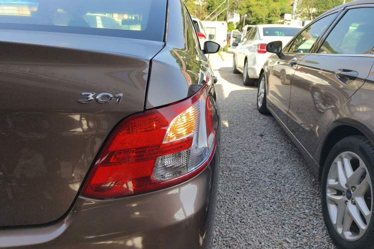 Used Peugeot 301 2014 1.6L Manual Comfort Edition
