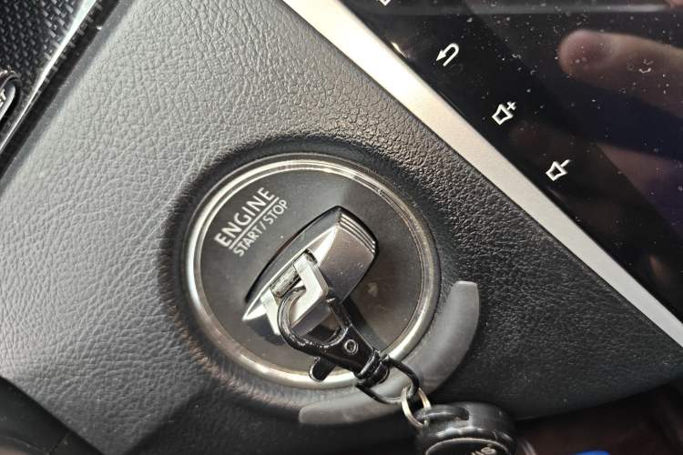 Used Volkswagen Magotan 2015 2.0 TSI Luxury Model
