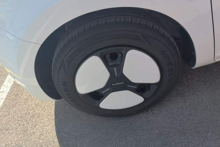 Used CHANGAN NEVO Lumin 2023 205km Xiangqin Version Left Front Wheel Hub