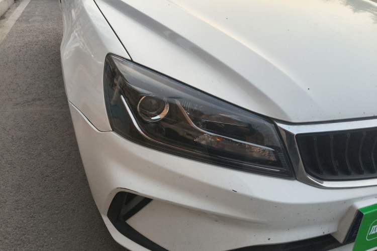 Used Geely Auto Emgrand 2021 UP 1.5L Manual Luxury Model Right Front Headlight