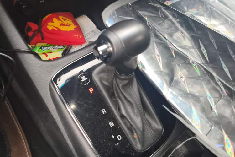 Used Kia K3 2016 1.6L Automatic GL Gear Lever