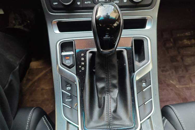 Used Geely Auto Emgrand 2019 Leading Edition 1.5L CVT Luxury Model China VI Standard
