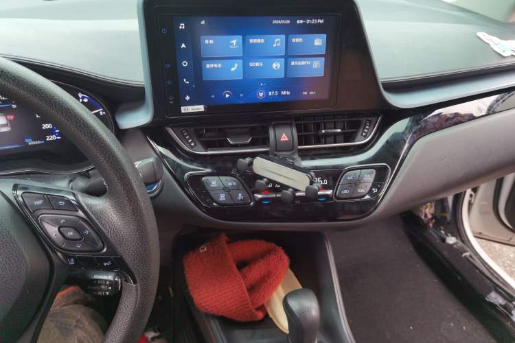 Used Toyota IZOA 2021 Dual-Motor 2.0L Yi Xing Edition Audio And AC Panel