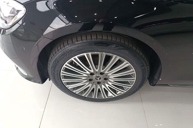 Used Mercedes-Benz E-Class 2021 Facelift E 300 L Stylish Edition
