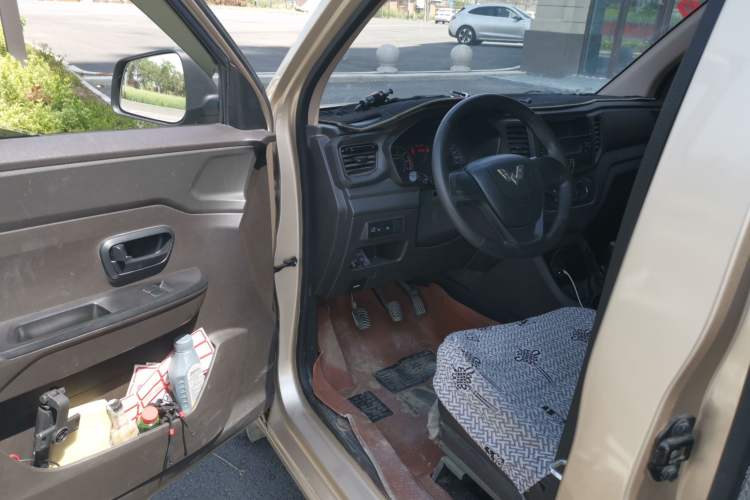 Used Wuling Hongguang V 2021 1.5L Jingqu Version LAR Driver Seat