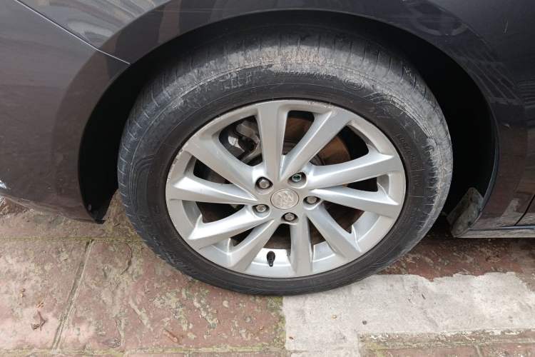 Used Buick Verano 2017 Sedan 15S Automatic Entry Model Left Front Wheel Hub