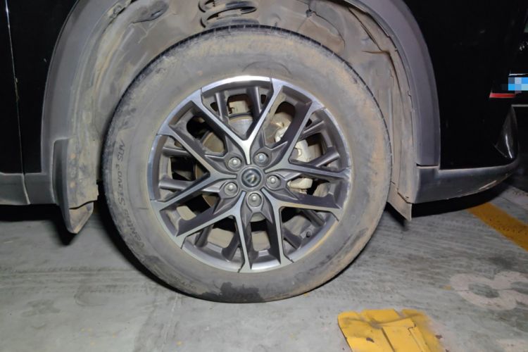 Used CHANGAN CS75 PLUS 2022 2nd Generation 1.5T Automatic Prestige Version Right Front Wheel Hub