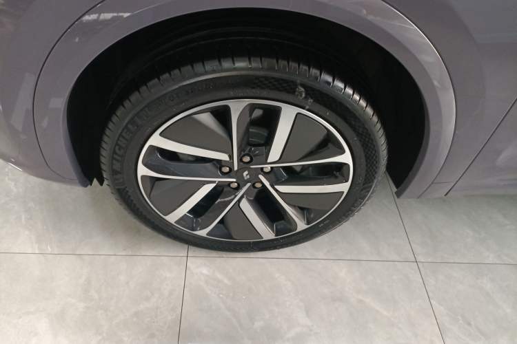 Used Li Auto L7 2024 Ultra Model Exterior 4