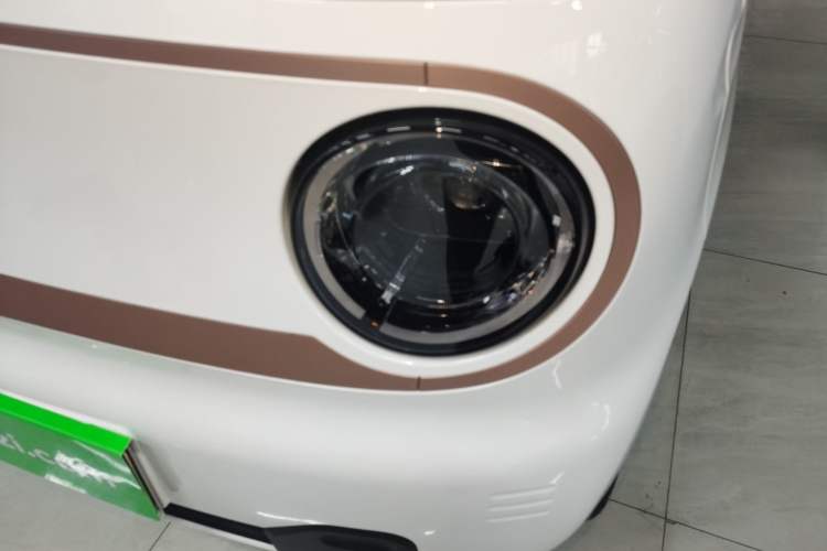 Used Geely Galaxy Panda 2024 Panda Mini 200km Endurance Bear Left Front Headlight