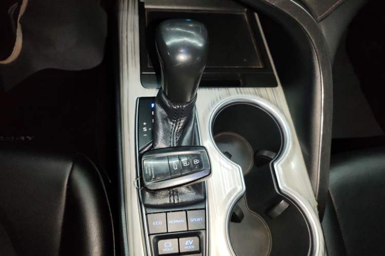 Used Toyota Camry 2018 Dual-Engine 2.5 HG Luxury Edition