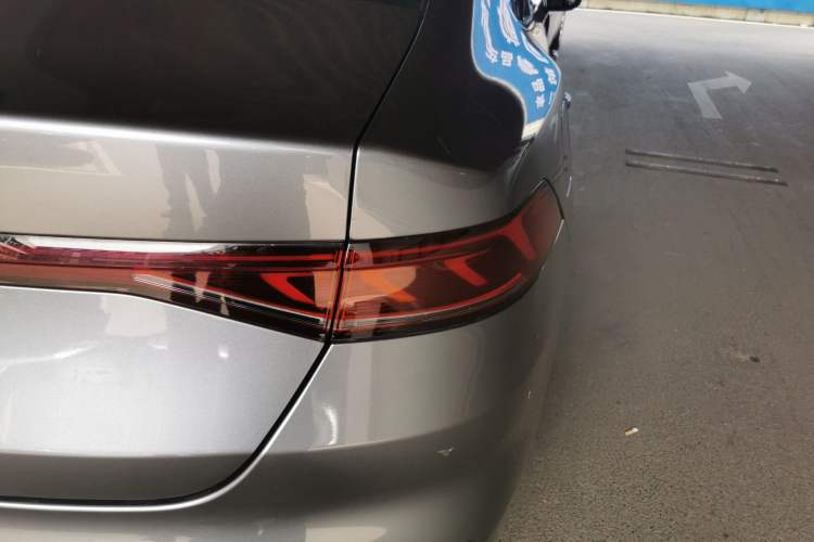 Used BYD Qin PLUS 2024 HONOR Edition DM-i 55KM Leading Model Right Rear Taillight