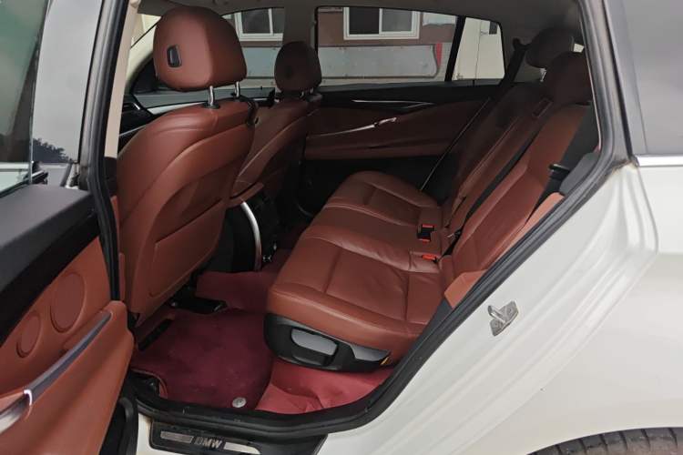 Used BMW 5 Series GT 2014 528i Leading Model
