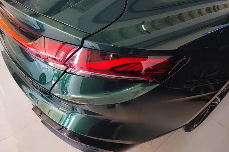 Used MG 7 2023 2.0T Automatic Trophy+ Ignition Glory Edition
