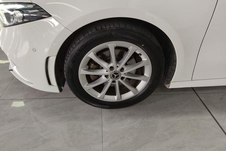 Used Mercedes-Benz A-Class 2021 A 200 L Sport Sedan Fashion Model Left Front Wheel Hub