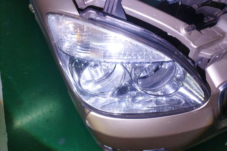 Used Jinbei Starfish A9 2011 1.0L Luxury Edition Right Front Headlight