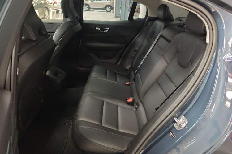 Used Volvo S60 2020 T4 Zhiyuan Luxury Edition
