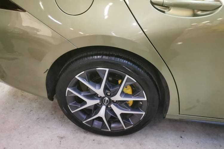 Used GAC Trumpchi EMPOW 2021 270T DCT J15 Version Right Rear Wheel Hub