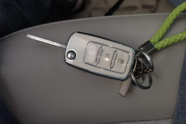 Used Skoda Rapid 2015 1.6L Automatic Smart Selection Model Interior 1