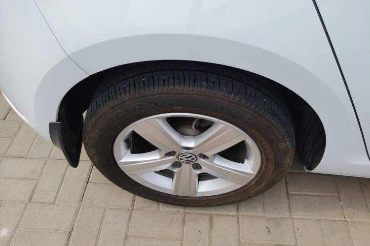 Used Volkswagen Golf 2018 1.6L Automatic Fashion Model Right Rear Wheel Hub