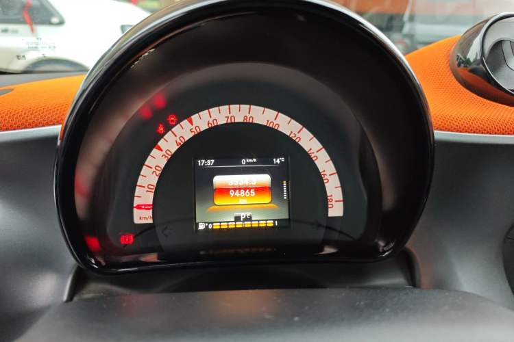 Used smart fortwo 2015 1.0L 52 kW Hardtop Passion Edition Instrument Cluster