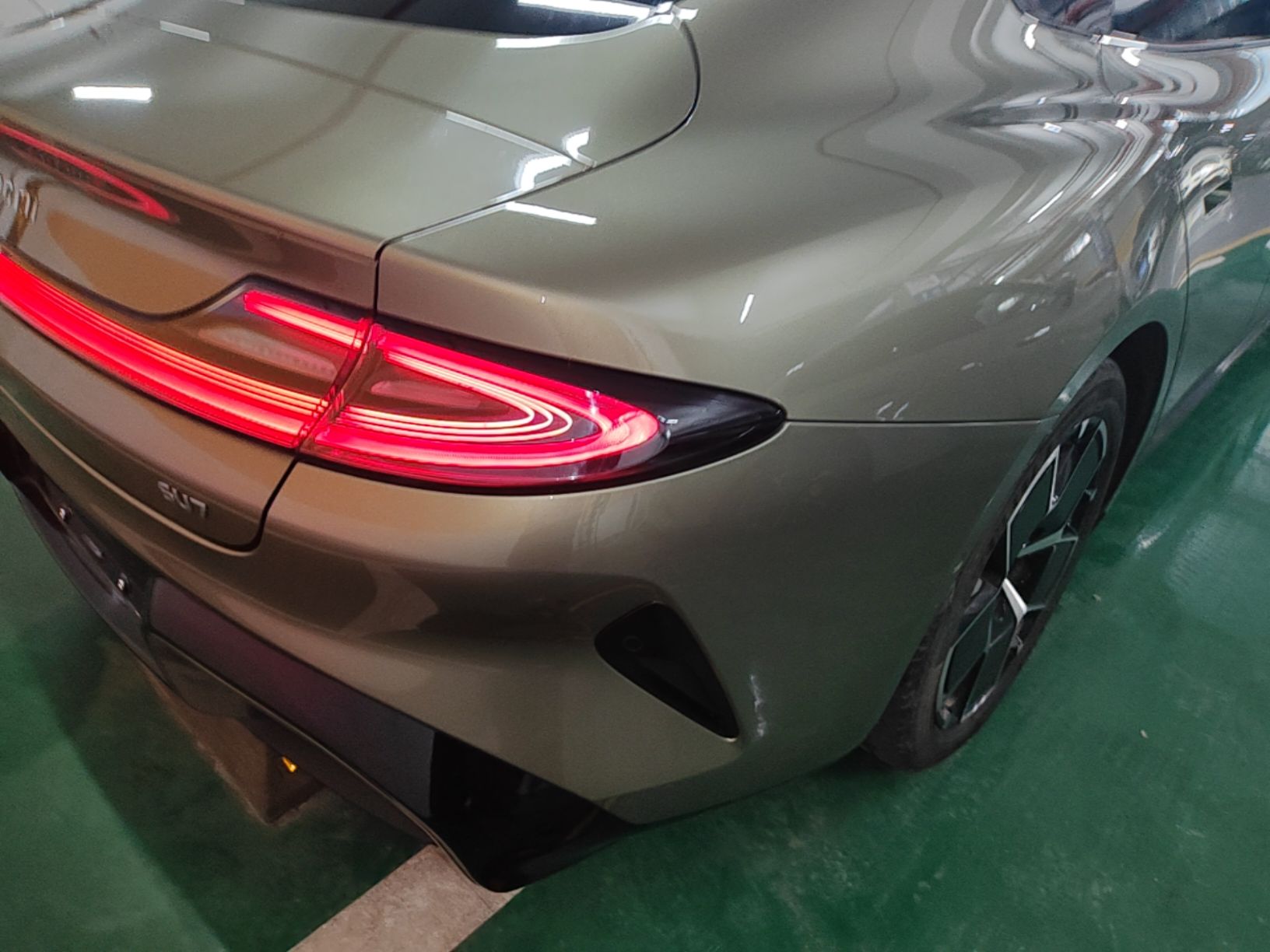 Xiaomi Auto SU7 2024 Rear-Drive Standard Founder Edition — снимка 9
