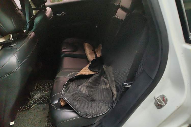 Used Jeep Cherokee 2017 2.0L Superior Edition Left Rear Seat