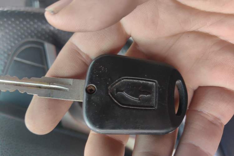 Used Jinbei New Hiace X30L 2021 1.5L Business Central Air-Conditioned Coach China VI Standard SWC15M Vehicle Key