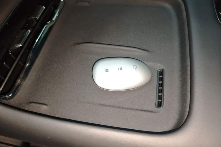 Used CHANGAN NEVO Q07 2025 215 Prestige Edition
