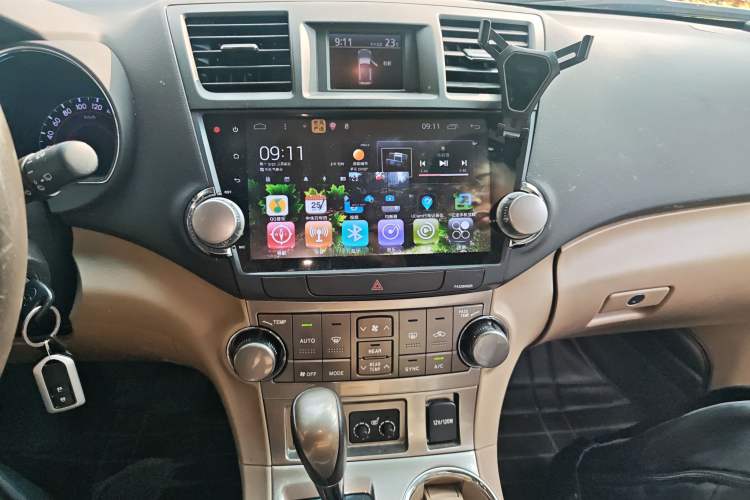 Used Toyota Highlander 2012 2.7L Two-Wheel Drive 7-Seater Luxury Edition
