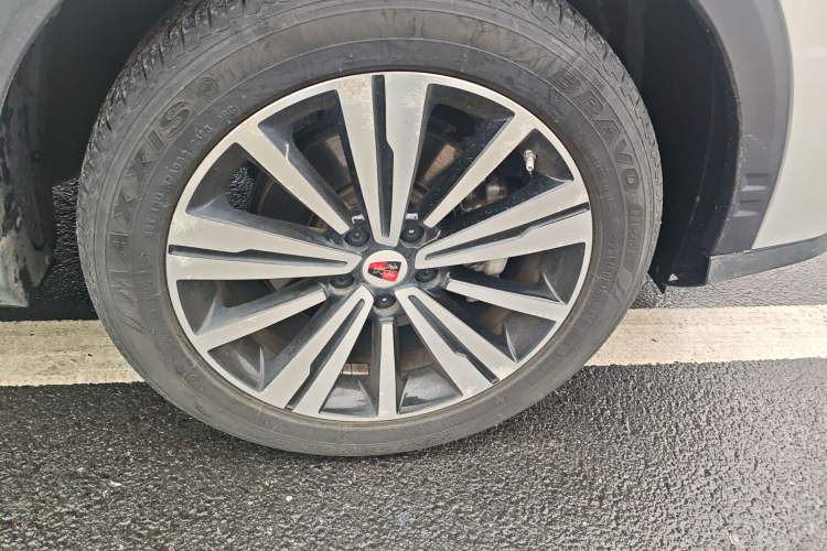 Used Roewe RX5 New Energy 2017 eRX5 50T Hybrid Connected Prestige Flagship Edition Right Front Wheel Hub