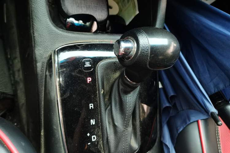 Used Kia K3 2016 1.6L Automatic GL Gear Lever