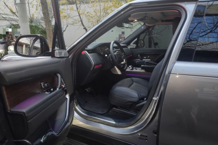 Used Land Rover Range Rover 2023 3.0 L6 400 PS Prestige Seven-Seater Extended Version