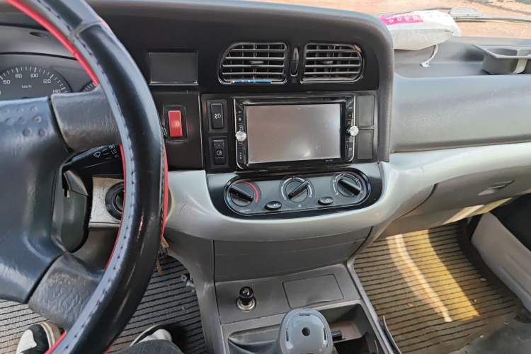 Used Jinbei Hiace 2016 2.0L Express Series Standard Version V19
