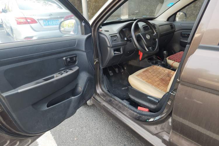 Used Dongfeng Fengon 330 2014 1.5L Manual Utility Version DK15
