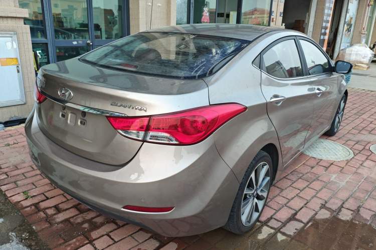 Used Hyundai Elantra (5th Generation / Langdong) 2015 1.6L Automatic Leading Model Rear Right 45 Deg