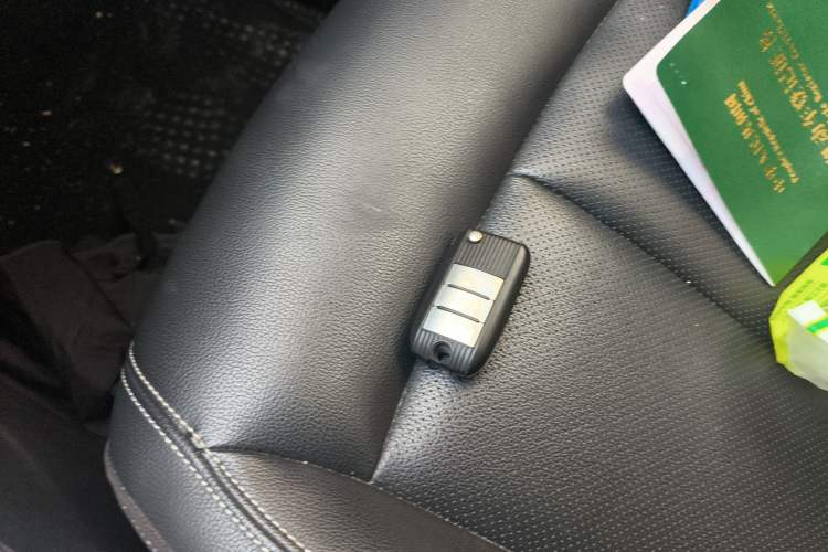 Used Roewe RX5 2016 20T Two-Wheel Drive Automatic Internet Smart Edition
