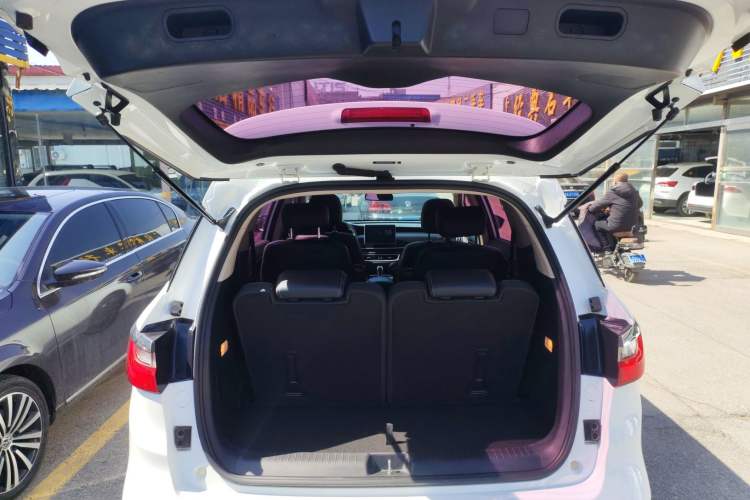 Used BYD Song MAX 2019 1.5T Automatic Smart Connect Ruiyi Sunroof Version 6 Seats China VI Standard
