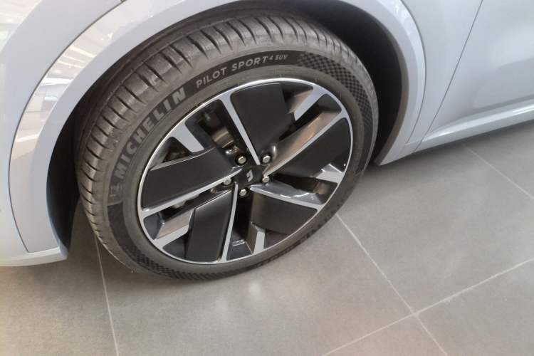 Used Li Auto L9 2025 Ultra Smart Refreshed Edition