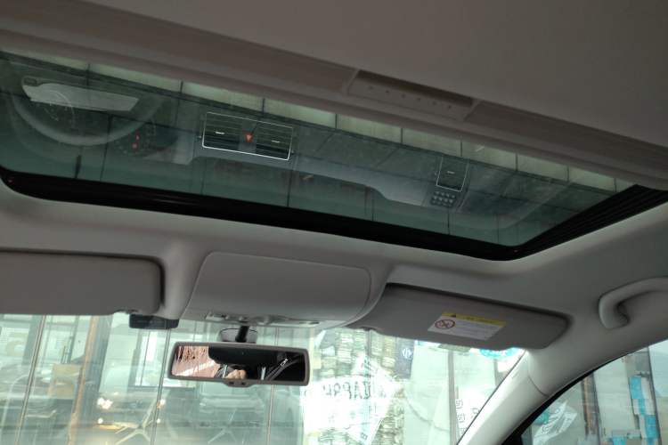 Used Volkswagen Touran 2015 1.4T Manual Comfort Edition 5-Seater Headliner