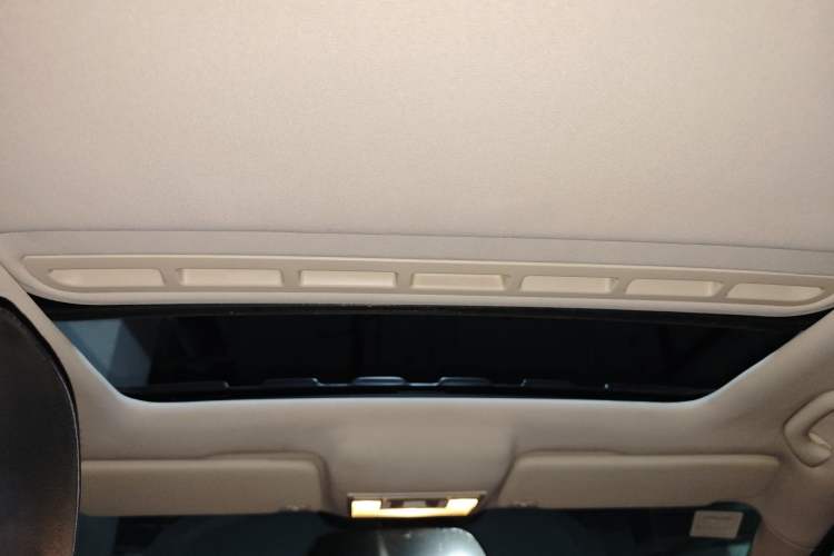 Used Volkswagen Jetta 2013 1.6L Manual Comfort Model Headliner