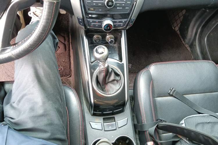 Used Zotye Domy X5 2015 1.5T Manual Luxury Model China V Standard
