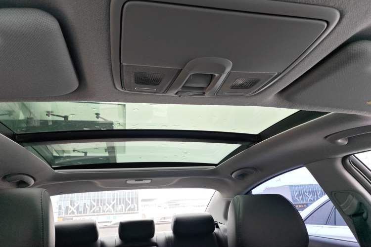 Used Hyundai Mistra 2014 1.8L Automatic Smart GLS Headliner