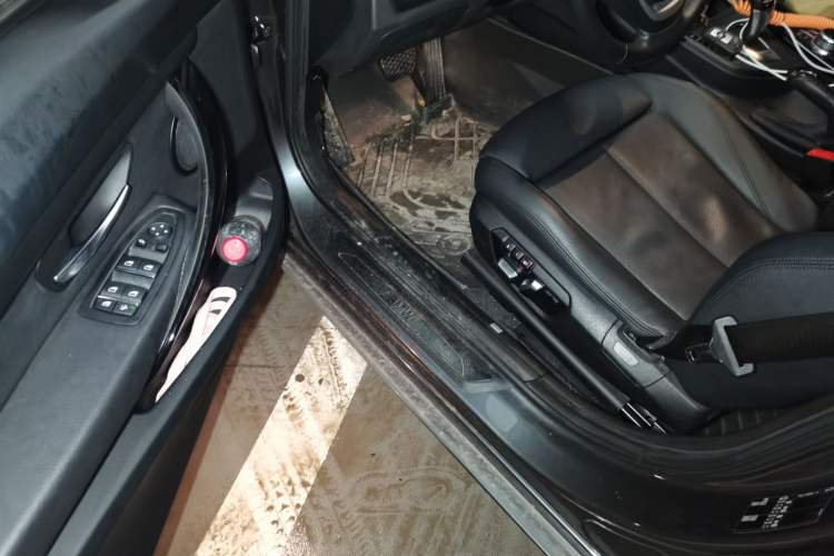 Used BMW 3 Series GT 2019 320i Sport Edition Driver Seat