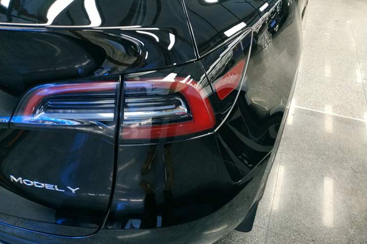 Used Tesla Model Y 2023 Rear-Wheel-Drive Version