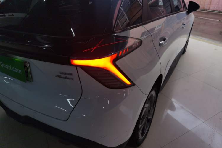 Used MG 4 EV 2022 425 km Luxury Edition Right Rear Taillight