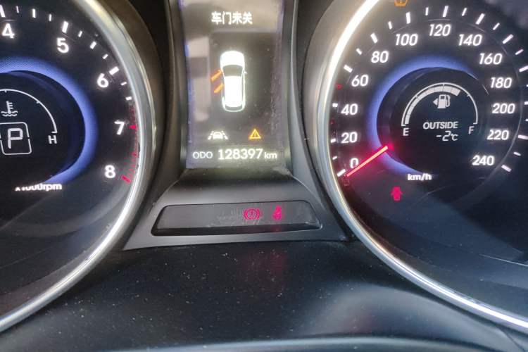 Used Hyundai Grand SantaFe 2013 3.0L 7-Seater 4x4 Flagship Edition Odometer Close Up